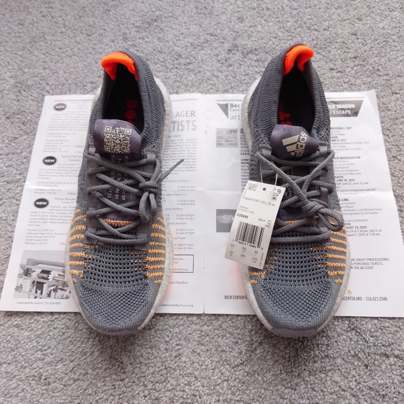 Athletic_Shoes